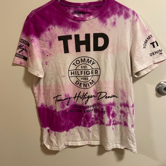 Tommy Hilfiger T shirt - Picture 1 of 4